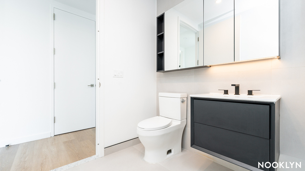 527 Grand Ave - Photo 4