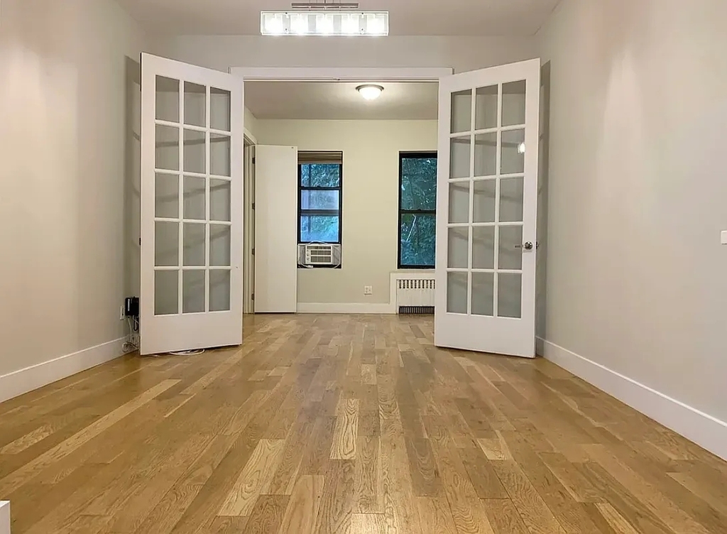 338 Melrose Street - Photo 2