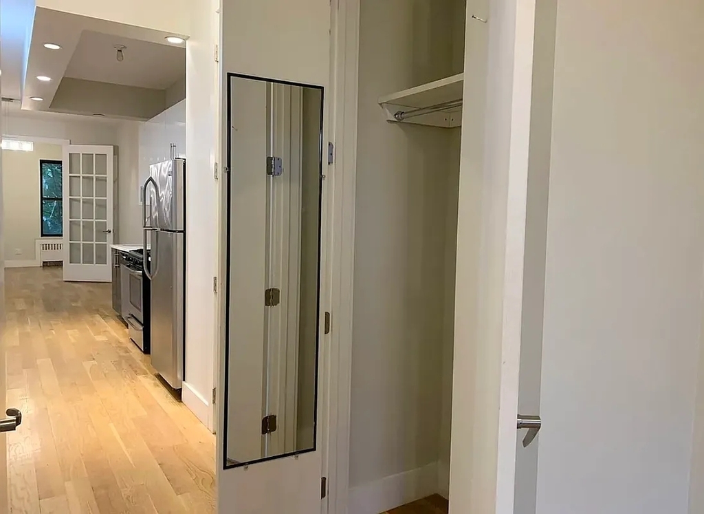338 Melrose Street - Photo 4