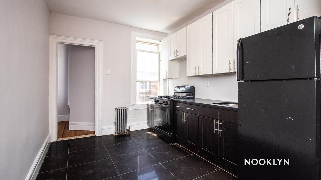 784 St Johns Pl - Photo 14