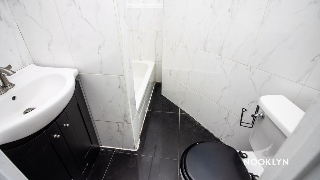 784 St Johns Pl - Photo 11