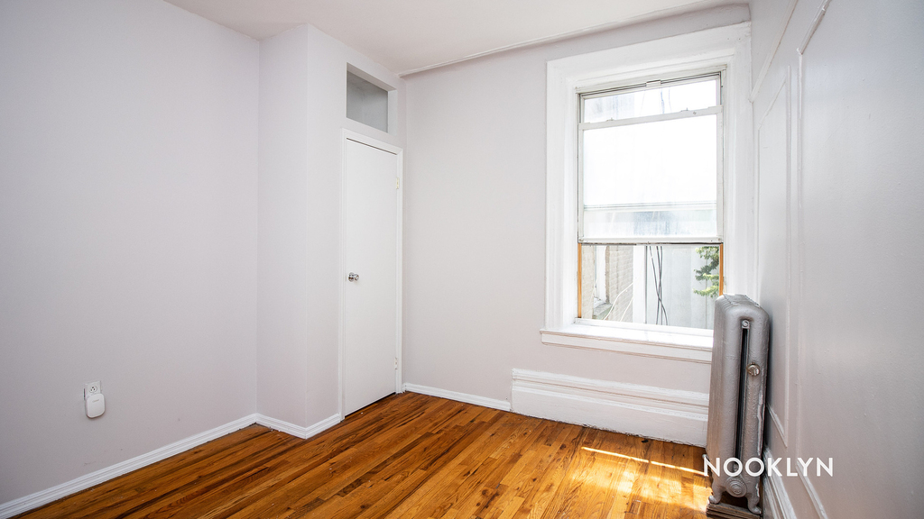 784 St Johns Pl - Photo 6