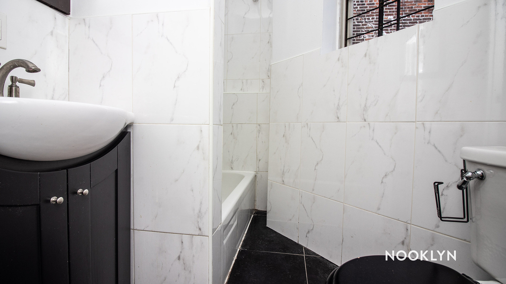 784 St Johns Pl - Photo 12