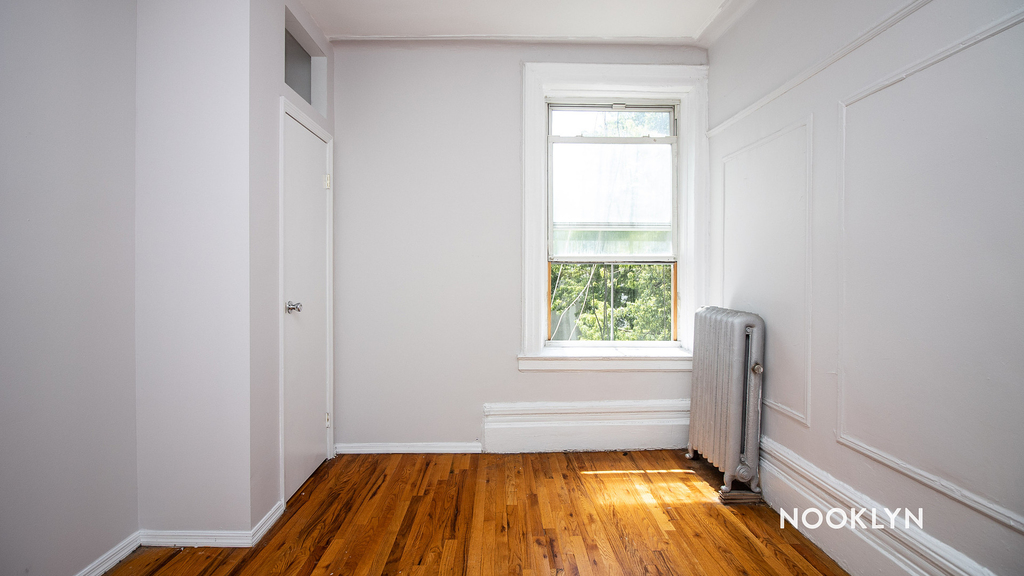 784 St Johns Pl - Photo 7