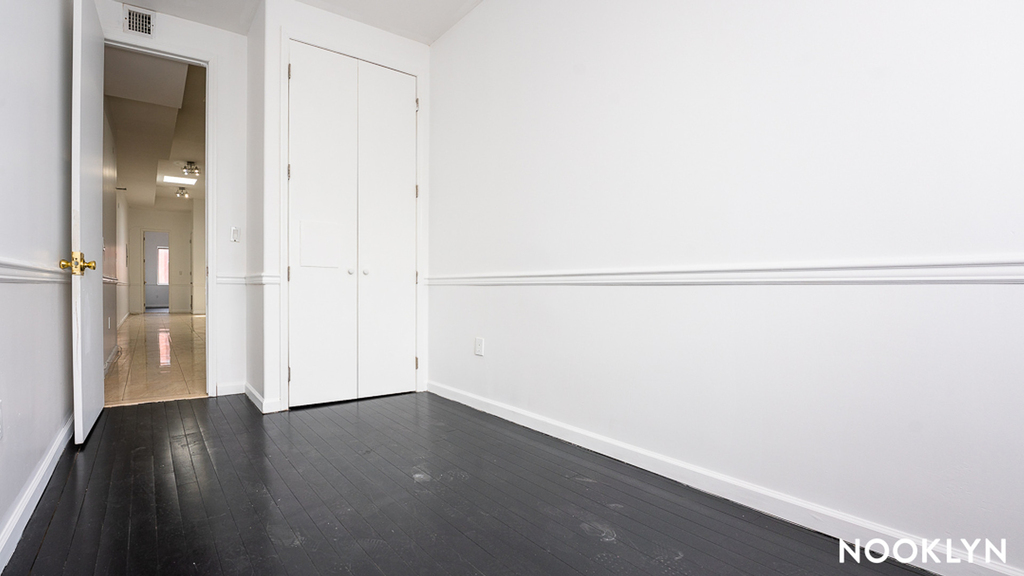 438 Wilson Ave - Photo 2