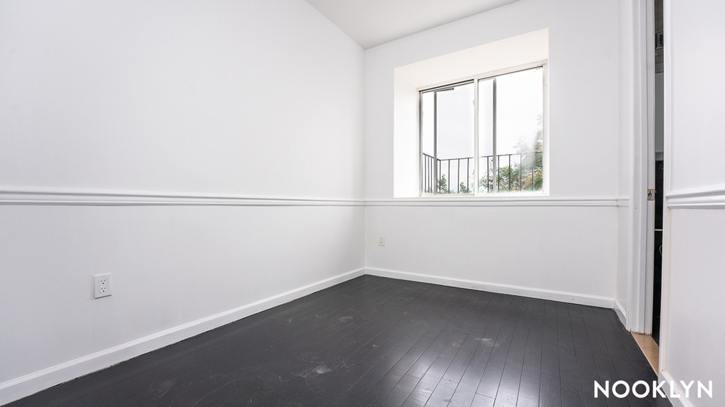 438 Wilson Ave - Photo 1
