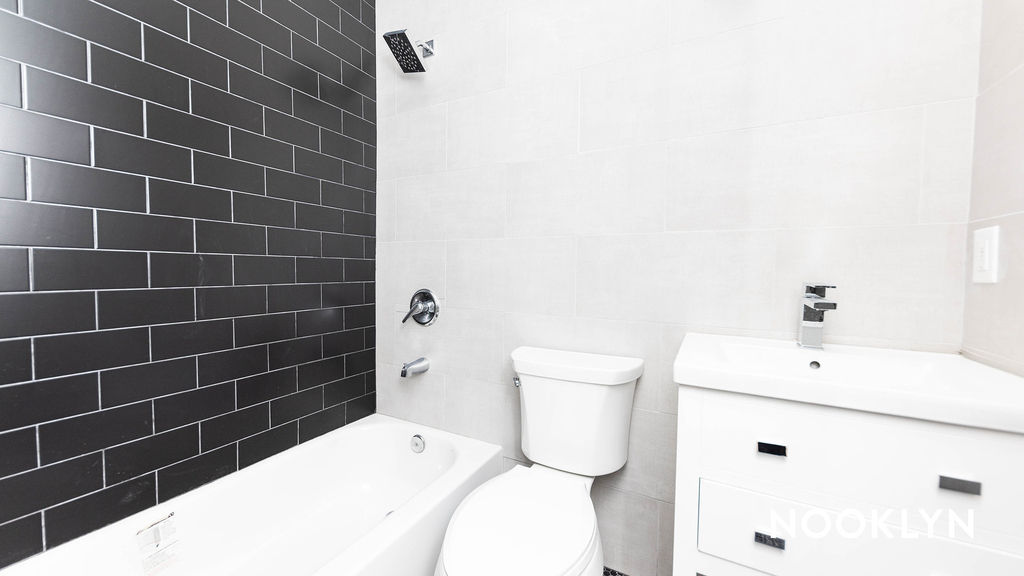 1114 Halsey St - Photo 1