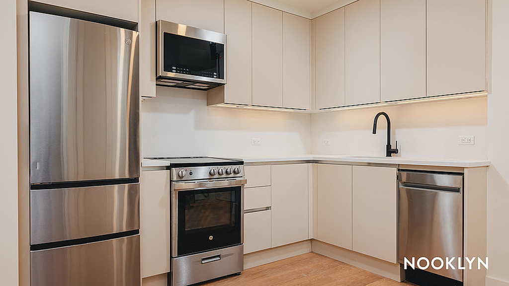 130 Hope St - Photo 4