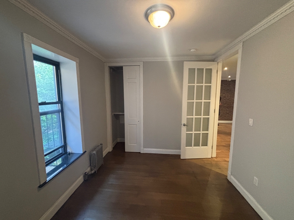 E 100th St - Photo 11