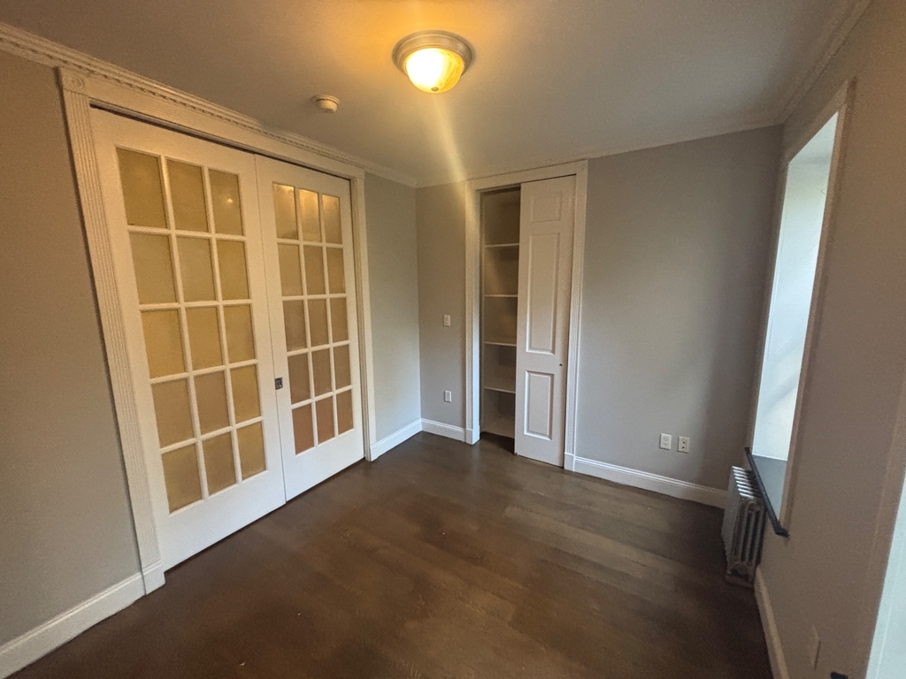 E 100th St - Photo 16