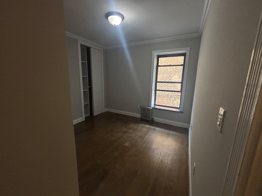 E 100th St - Photo 14