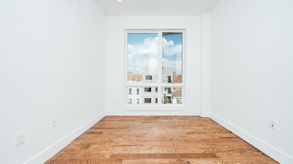1183 Gates Ave - Photo 11