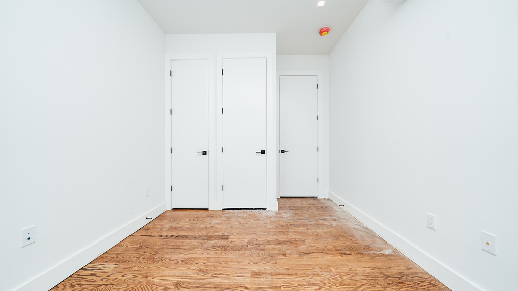 1183 Gates Ave - Photo 13