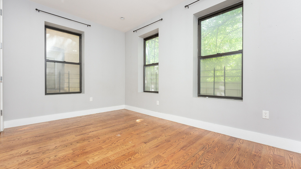 102 Rogers Ave - Photo 8