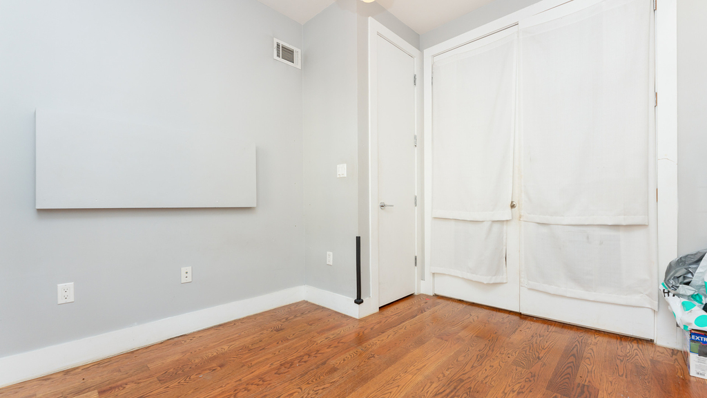 102 Rogers Ave - Photo 1