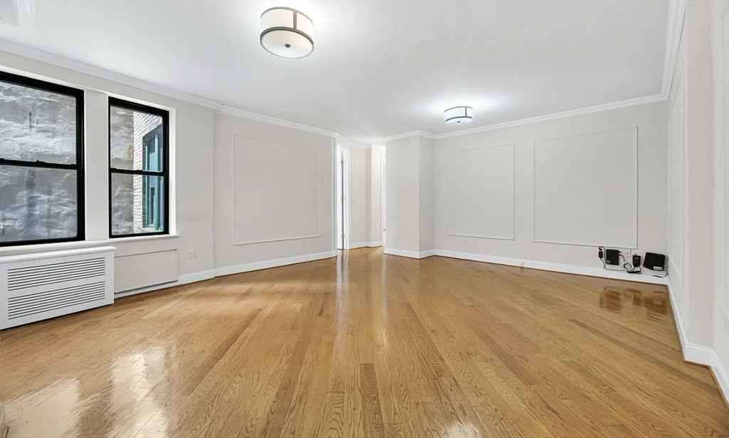226 East 70th Street - Photo 1