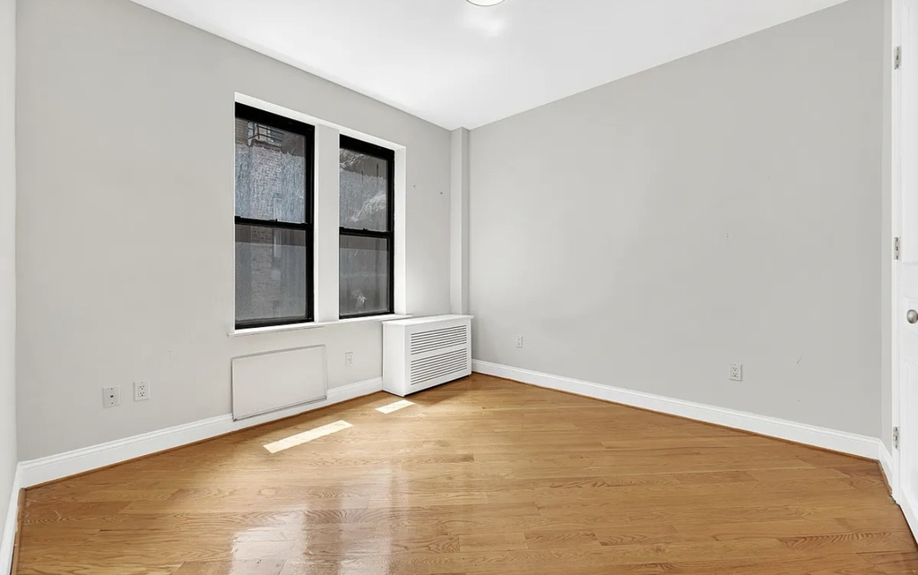 226 East 70th Street - Photo 2