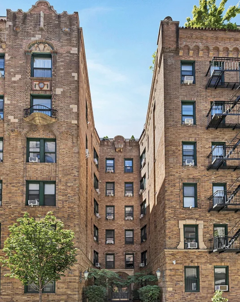 226 East 70th Street - Photo 8