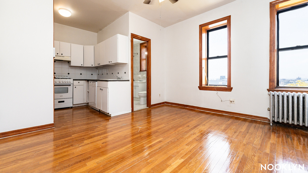203 17th St - Photo 0