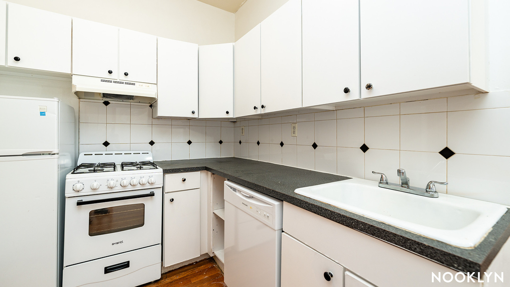 203 17th St - Photo 9
