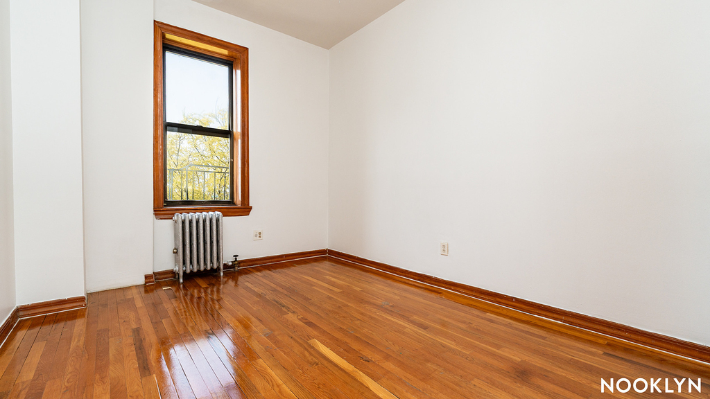 203 17th St - Photo 2