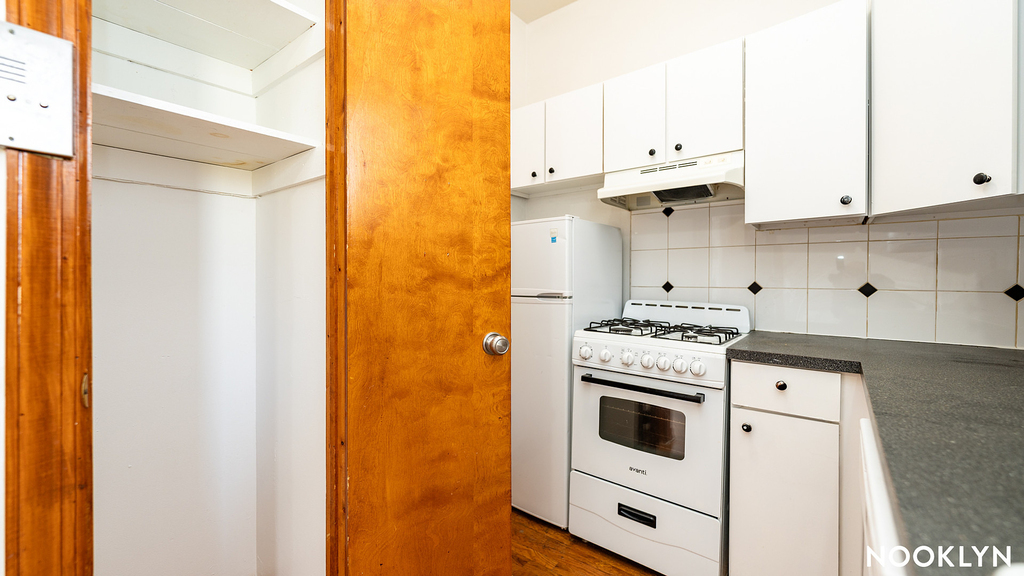 203 17th St - Photo 11