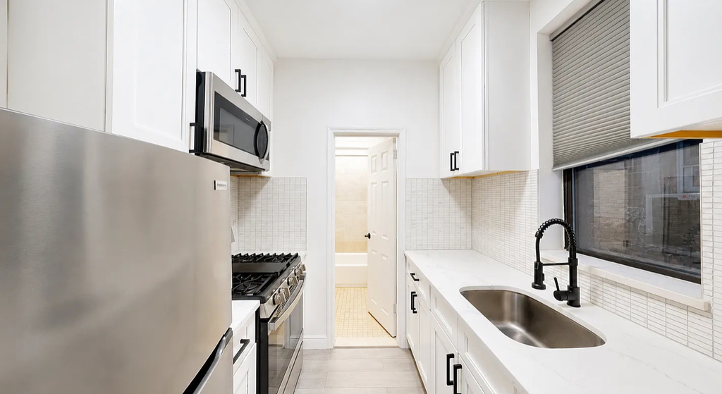 East 73rd Street - Photo 6