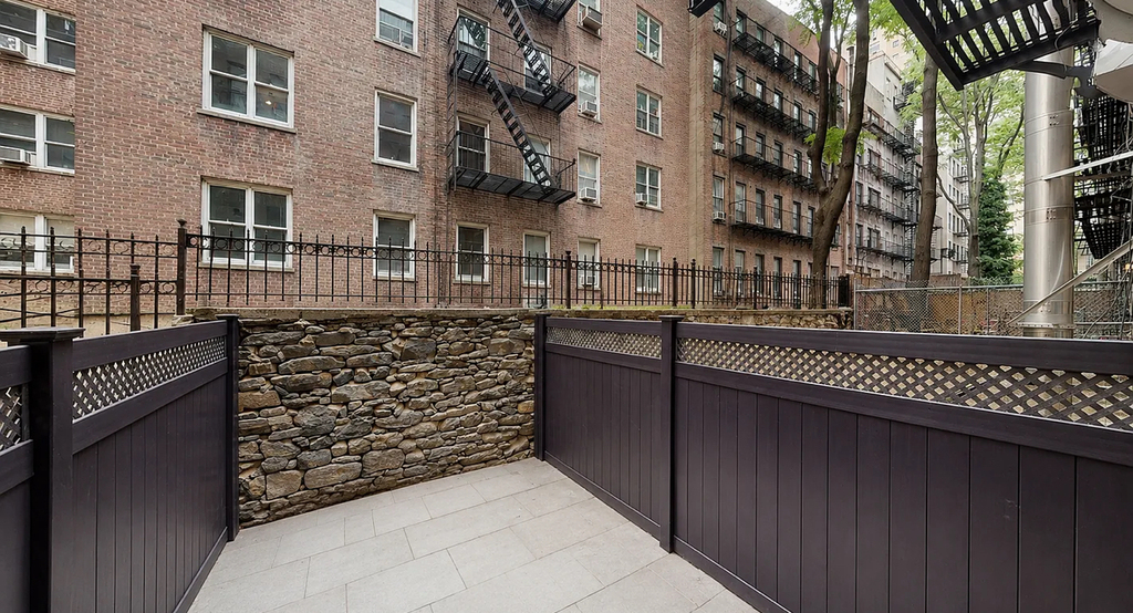 East 73rd Street - Photo 3