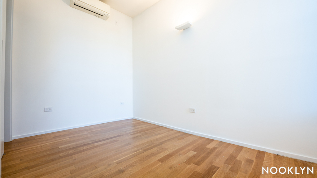 126 Herkimer St - Photo 4