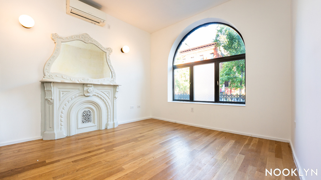 126 Herkimer St - Photo 1