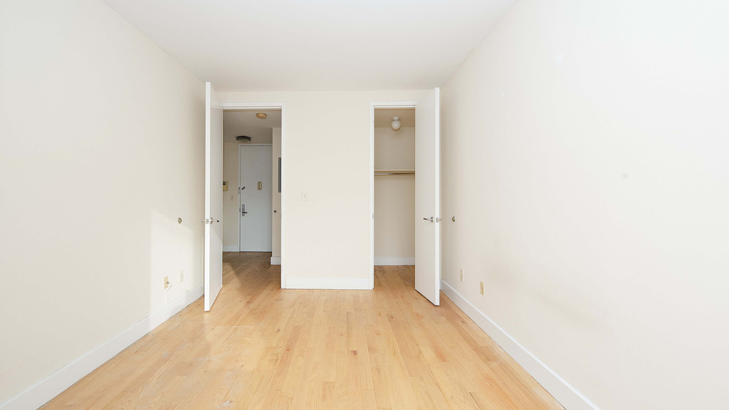 756 Myrtle Ave - Photo 2