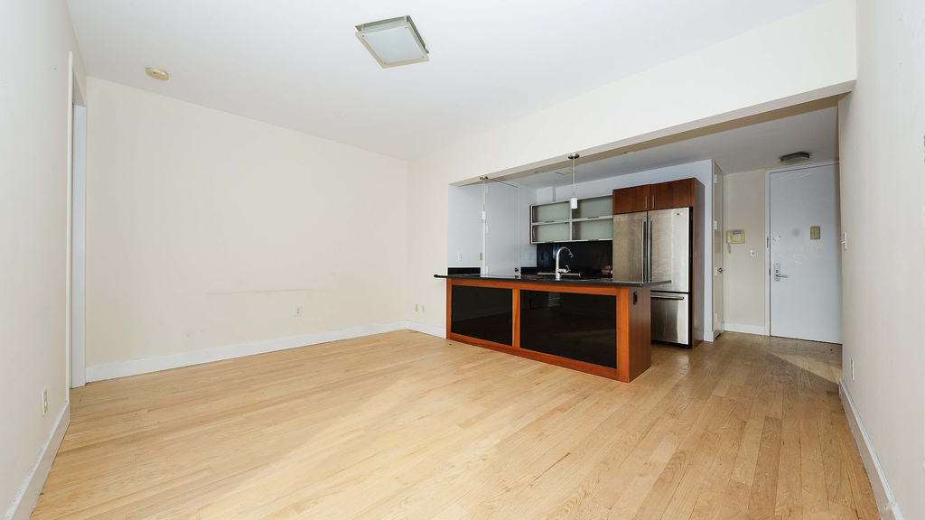 756 Myrtle Ave - Photo 0