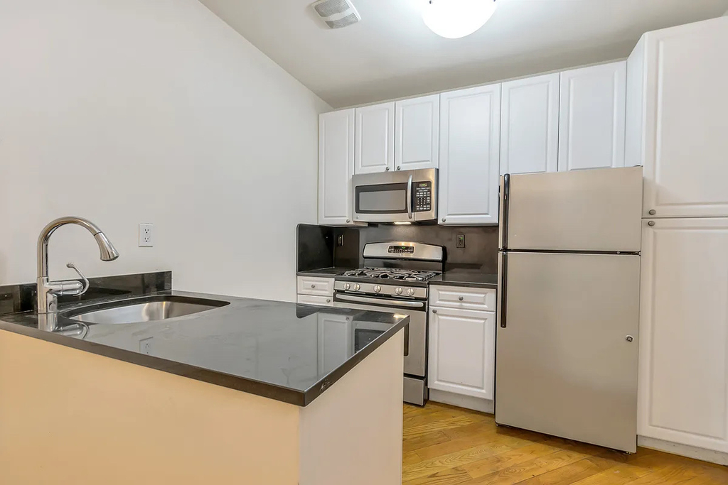 226 East 70th Street - Photo 1