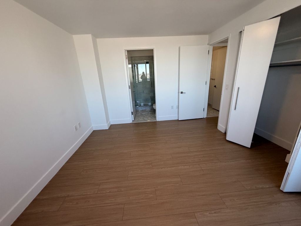 Center Boulevard - Photo 6
