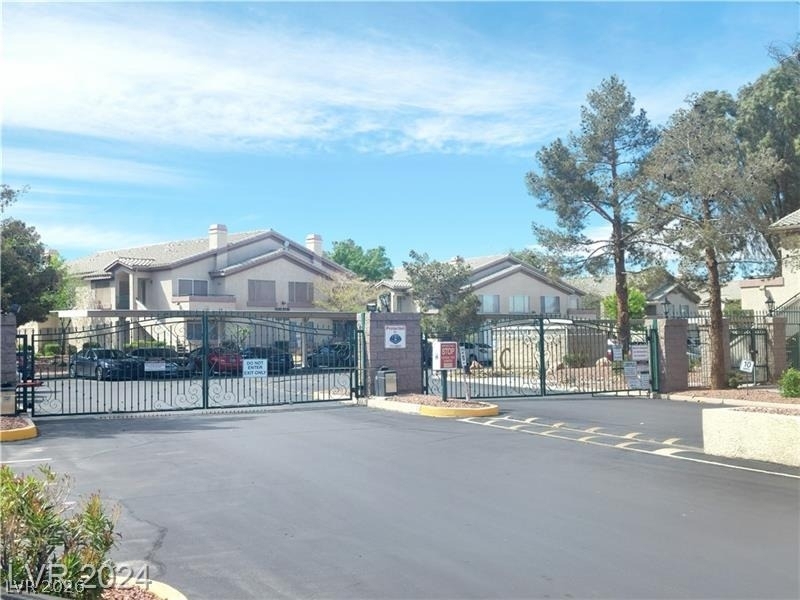 5710 E Tropicana Avenue - Photo 26