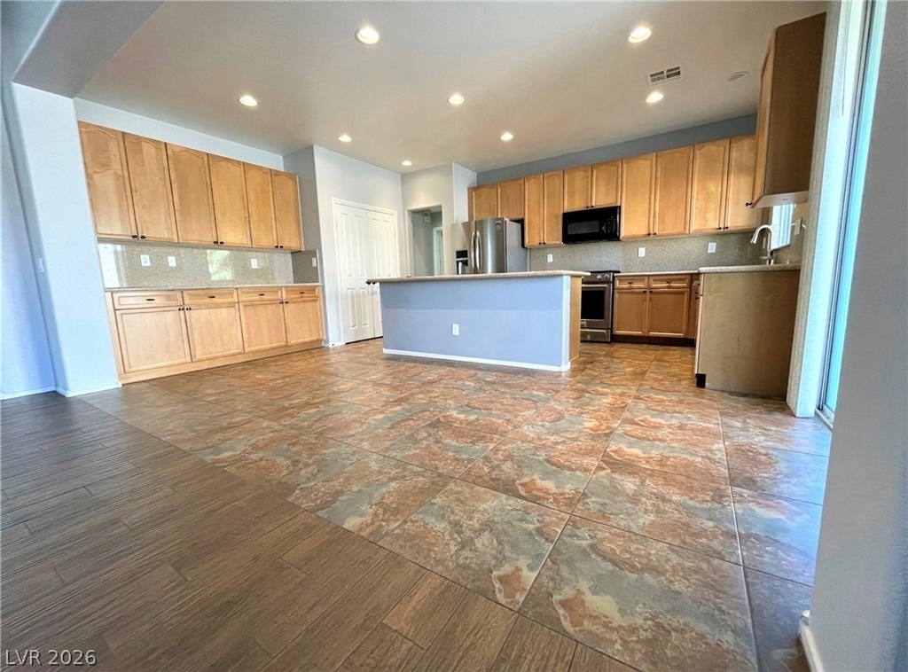9222 Avon Park Avenue - Photo 9