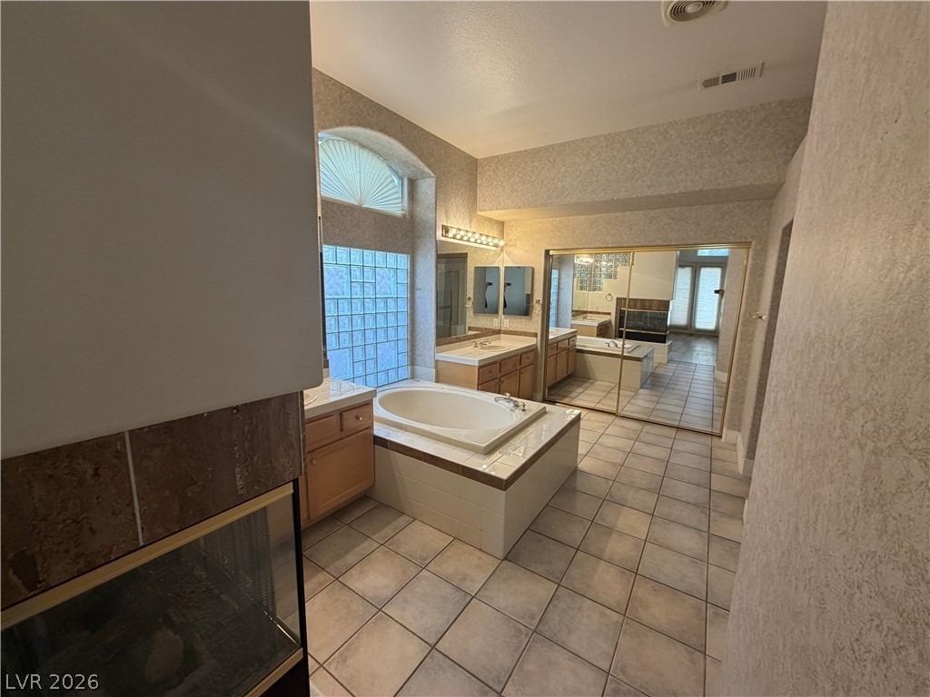 10225 Red Bridge Avenue - Photo 9