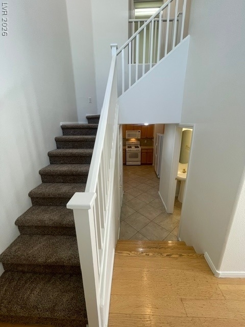 251 Queens Court - Photo 3
