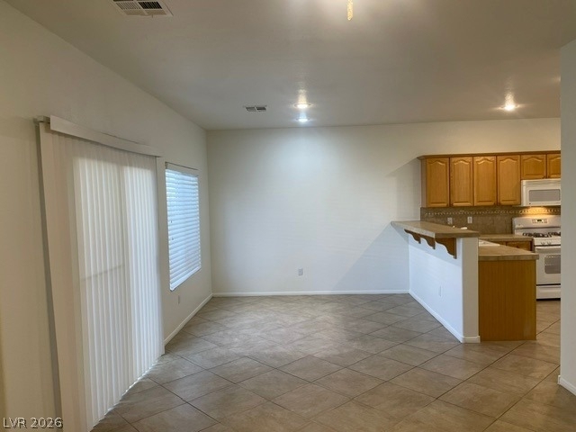 251 Queens Court - Photo 7