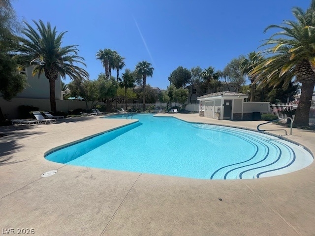 251 Queens Court - Photo 33