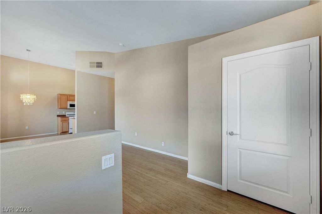 2305 W Horizon Ridge Parkway - Photo 5