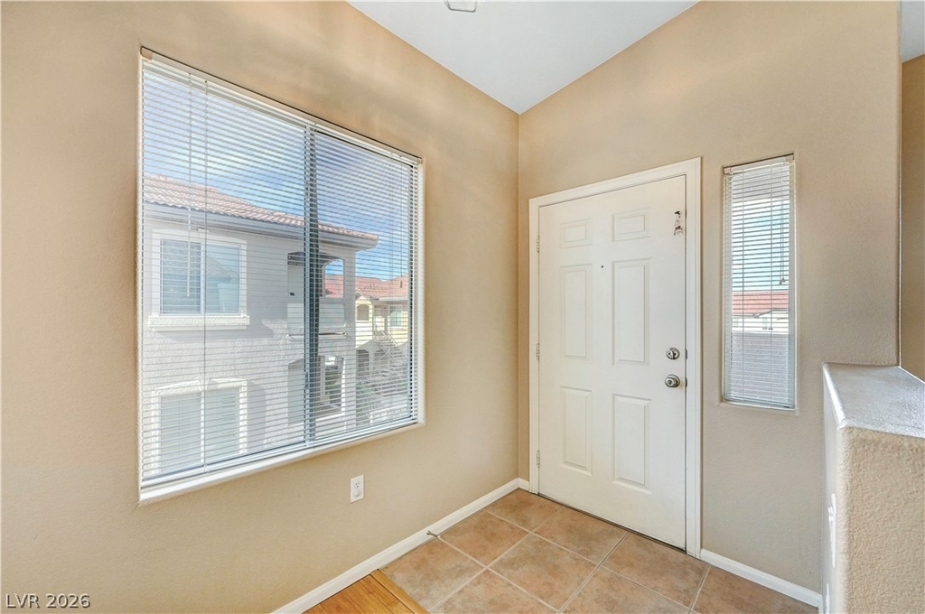 2305 W Horizon Ridge Parkway - Photo 4