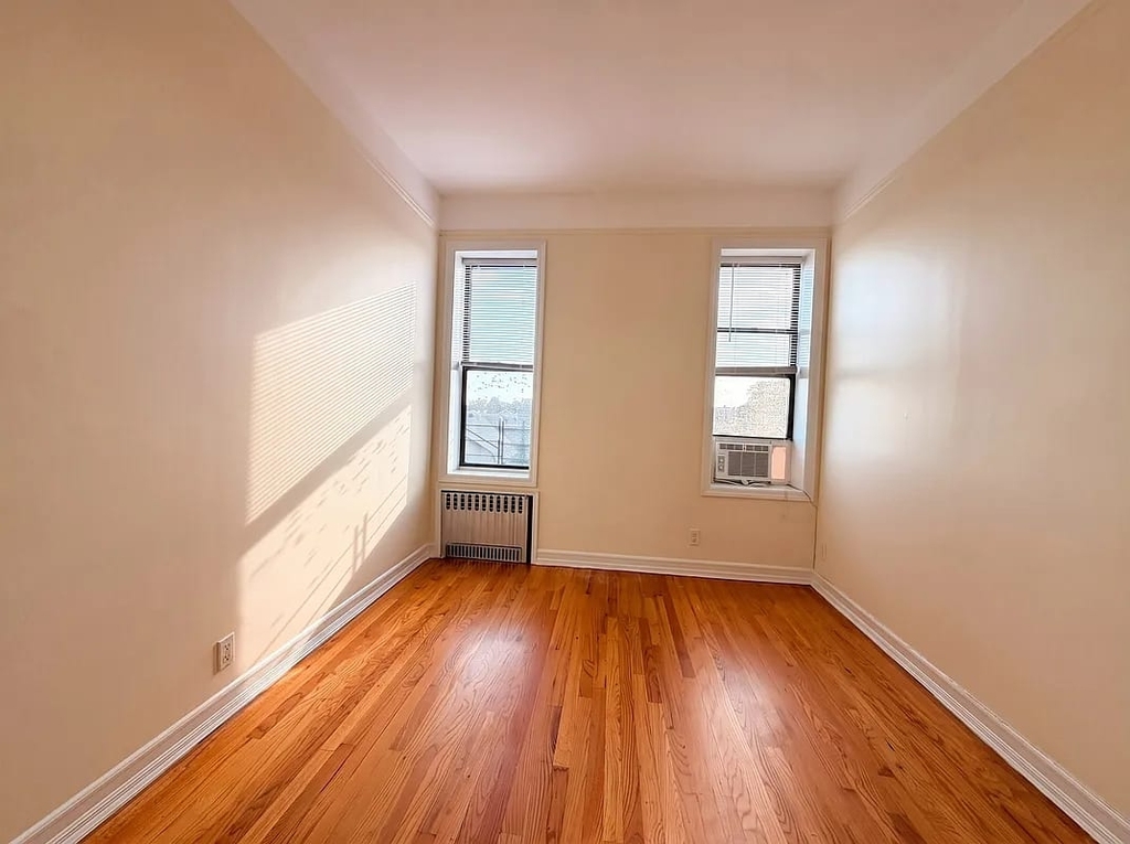 1102 Avenue K - Photo 4