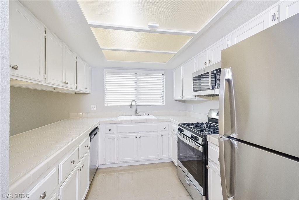 6608 Chardonay Way - Photo 2
