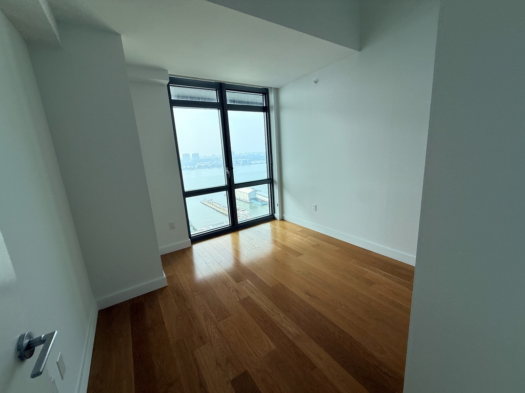 57th St & 11th Ave - Photo 2