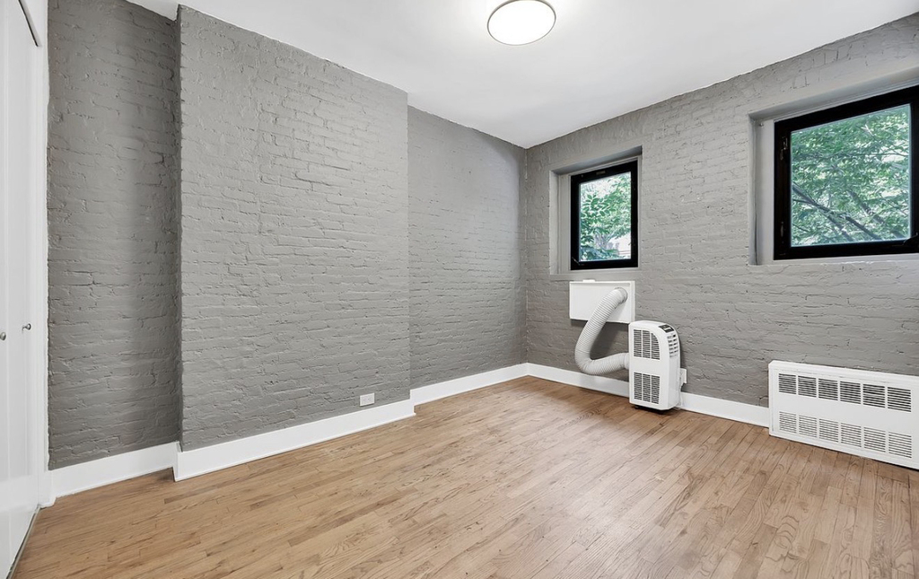 220 East 95th Street - Photo 3