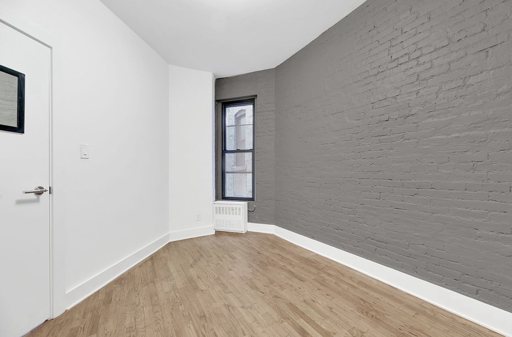 220 East 95th Street - Photo 4