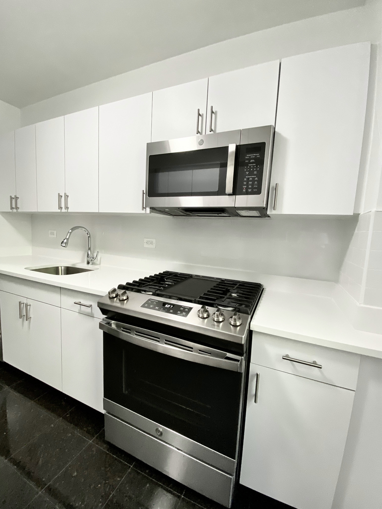East 50th Street - Photo 7