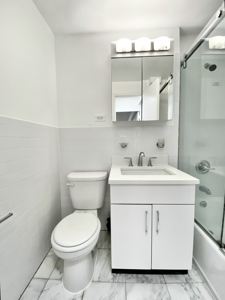 East 50th Street - Photo 11