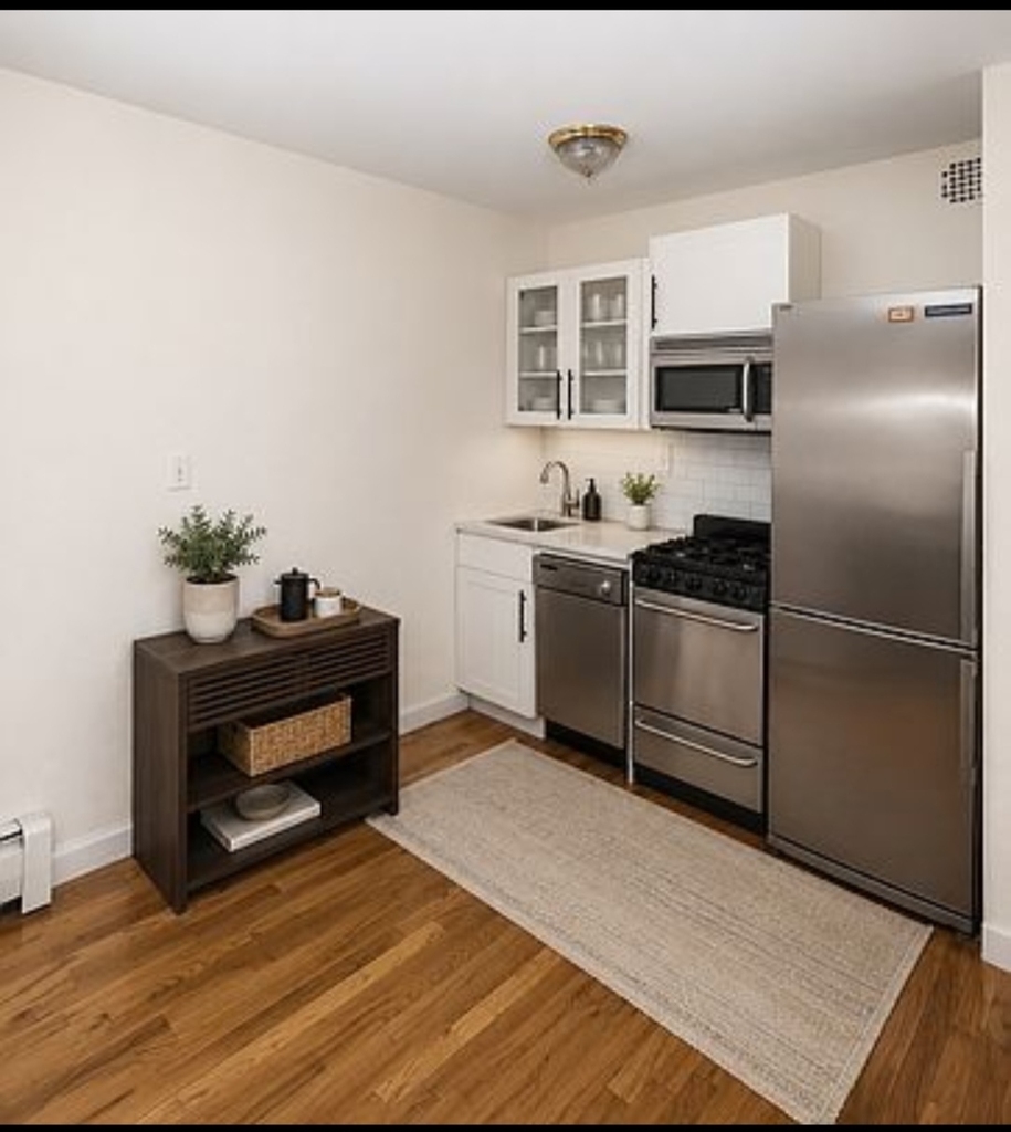 322 West 14th Street - Photo 3